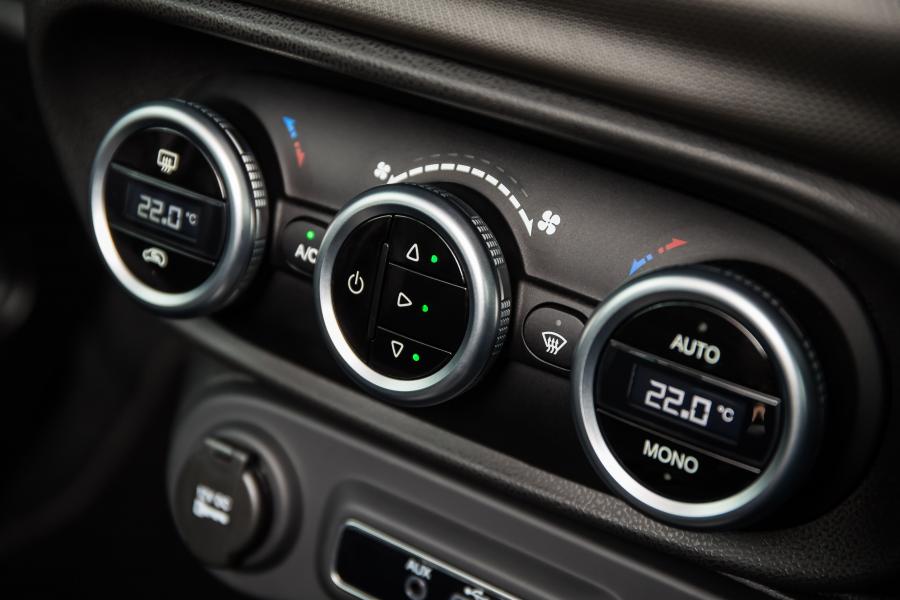 Детали интерьера Fiat 500L Cross (330) 2017 года  (UK) (фото 64 из 89)